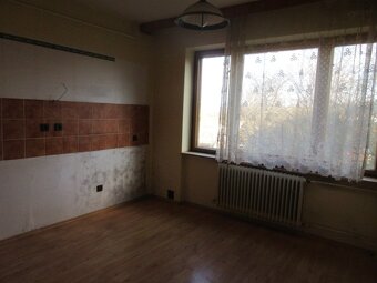 Na predaj 5 izbový dom + garáž, 929 m2 pozemok, Myjava. - 9