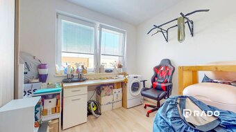 RADO | 4i byt s terasou a parkovaním v tichej časti Rovinky  - 9