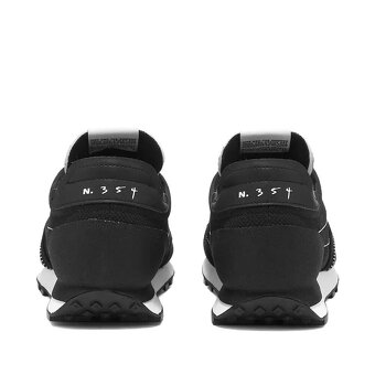 Lodicky Vanessa, Prada a tenisky Nike - 9