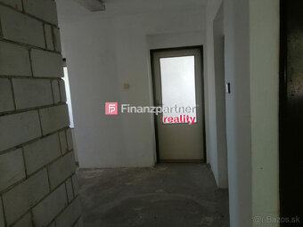 Dom s veľkým pozemkom - 9