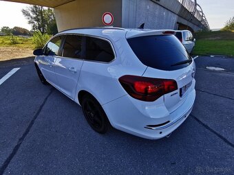 Opel Astra J LPG 1.4 103kw Sports tourer (combi) Cosmos - 9