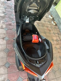 Yamaha XMAX 300 - 9