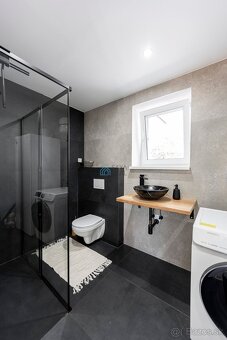 TOP zariadená novostavba, bazén, štýl a kvalita - Seleška - 9