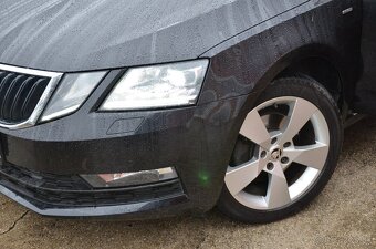 Škoda Octavia Combi 2,0 TDi DSG7  Clever - 9