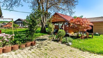 Priestranný 7 izbový rodinný dom s 640m2 pozemkom – Strečno - 9