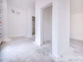 Bosen Realicity / 4 izbový rodinný dom v tichom prostredí - 9