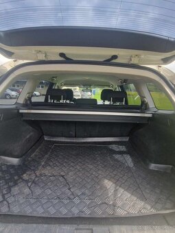 Predám Subaru Legacy 2.0 2012 4x4 - 9