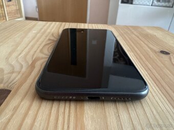Predam Apple iPhone 11 128GB čierny - 9