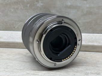 Sony SEL 18-55mm f/3.5-5.6 - 9