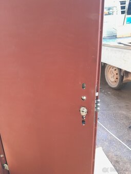 Predam bezpecnostne dvere - 9