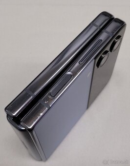 Samsung Galaxy Z Flip 4 modrý - 9