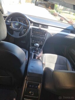 skoda superb combi 2.0 tdi - 9