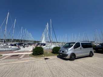 Renault Trafic Passenger 2.5 dci 107kw 8 miest - 9