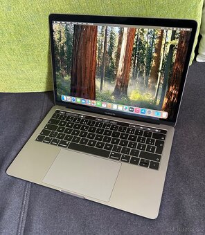 MacBook Pro 13”, 2018, Four Thunderbolt 3 Ports - 9