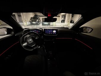 PEUGEOT 2008 GT PURETECH 2024 - 9