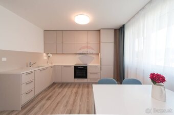 Na prenájom nový 3 izb. byt s vl. parkovaním v Arborii v Trn - 9