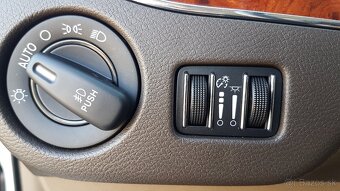 Chrysler Town&Country - 9