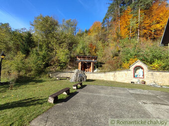Dva pozemky nad obcou Hlboké nad Váhom, v lone nádhernej p - 9