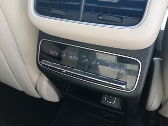 Mercedes-Benz-GLS-400-d-4MATIC-AMG - 9