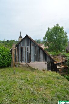 Domček so záhradou a klenbovou pivnicou za cenu pozemku - 9
