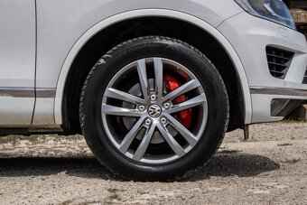 Volkswagen Touareg II 3.0 V6 TDI BMT 4MOTIONMountain - 9