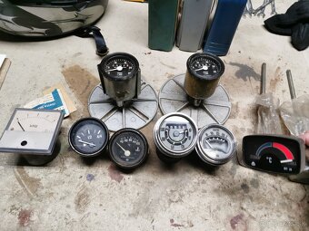 Budíky, palivomér, merač moto hodín, - 9