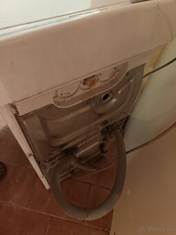 Krásna práčka Electrolux úzka 40 cm - 9