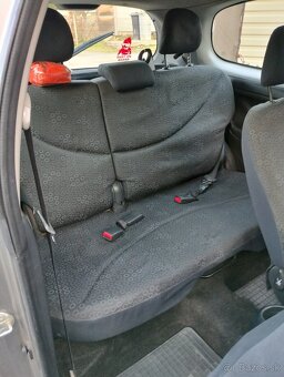 Predám Toyotu yaris - 9