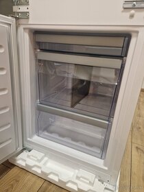 Predám vstavanú chladničku s mrazničkou Whirlpool ART6112 - 9