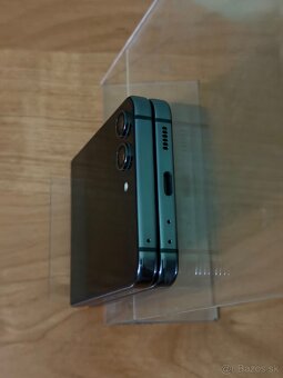 PREDANÉ Dobrý deň Ponúkam na predaj Samsung Galaxy Z Flip 5 - 9