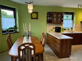 NA PREDAJ PRIESTRANNÝ RODINNÝ DOM - CHRENOVEC - 9