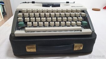 Písací stroj Olympia - 9