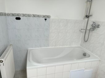 Dám do prenájmu 4 izbový - 9