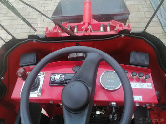 Čelní nakladač elektrický 4x4 vytápěná kabina - 9