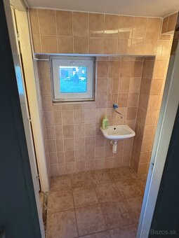 Obchodný priestor námestie, 80m2, 500€ - 9