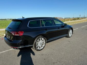 VW PASSAT R-LINE Variant 2.0 TDI DSG 4motion - 9