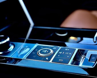 Land Rover Discovery 3.0d - 9
