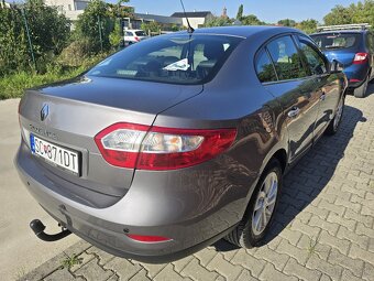 Renault Fluence 1.6 16V benzín – manuál, klimatizácia, ťažné - 9