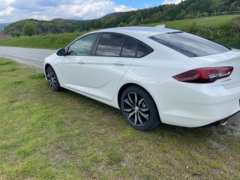 Opel Insignia GrandSport 2.0 - 9