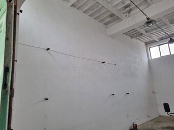 Dlhodobý prenájom podnikateľských priestorov v Lučenci - 9