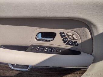 Citroën C6 2.7 HDi V6 A/T - 9