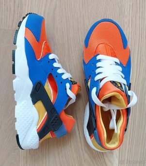 Tenisky Nike Huarache Run 37,5 - 9