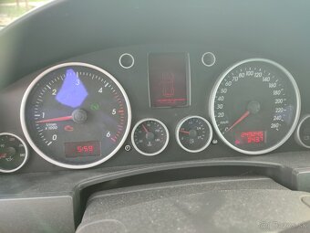 volkswagen touareg - 9