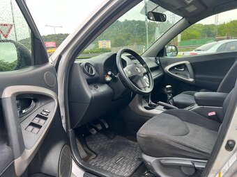 Toyota RAV4 2.2 D-4D 135 Terra - 9