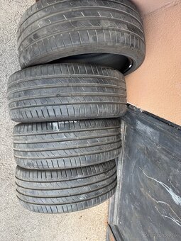 205/40 R17 - 9