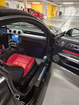 Ford Mustang GT 5.0 - 9