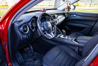 Alfa Romeo Stelvio - 9