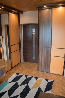 Prenajmem zariadený 3 izbový byt s pozemkom a von. posedením - 9