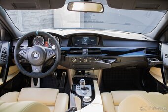 BMW M5 PANO/HUD/M-TECH/INDIVIDUAL - 9