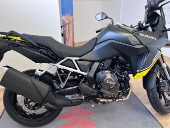 Suzuki V-STROM 800 - 9